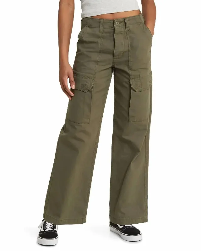 loud logo pants -Arroyo Wide Leg Cargo Pants In Grape Leaf